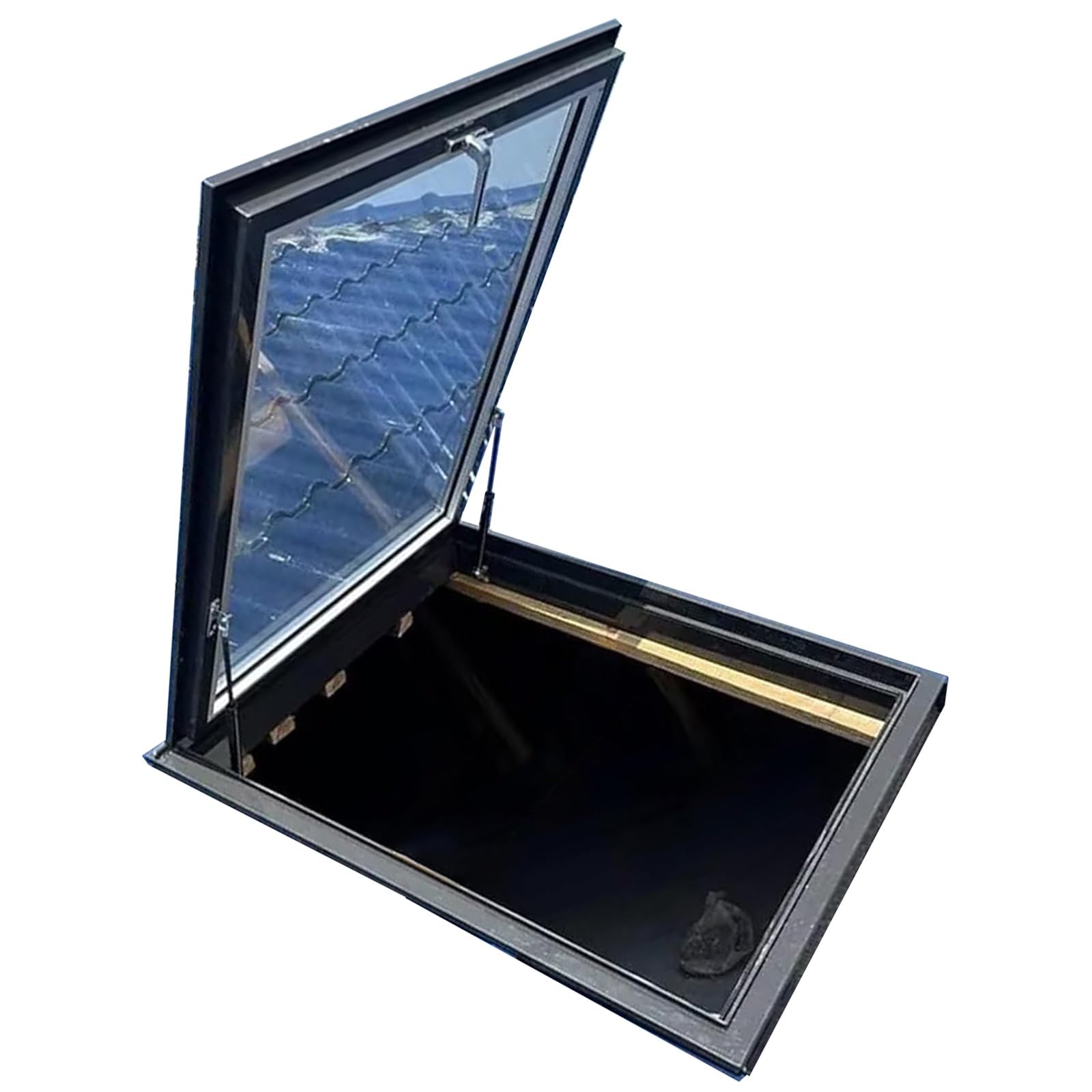 Acceso al techo con ventana de aluminio de 55 x 100 cm para ventilación de chimenea