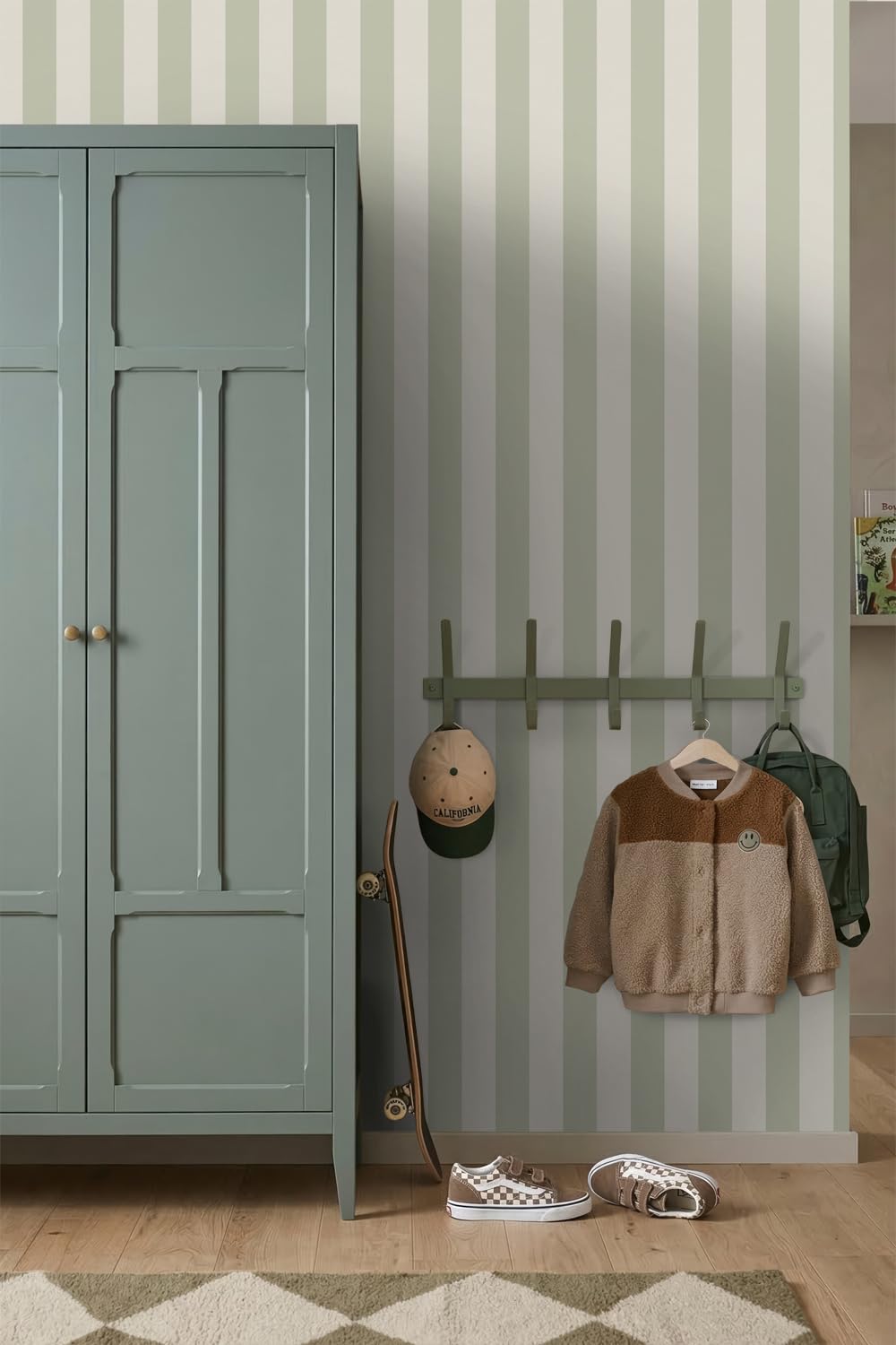 Sanders & Sanders papel pintado rayas verde y beige 53 cm x 10.05 m