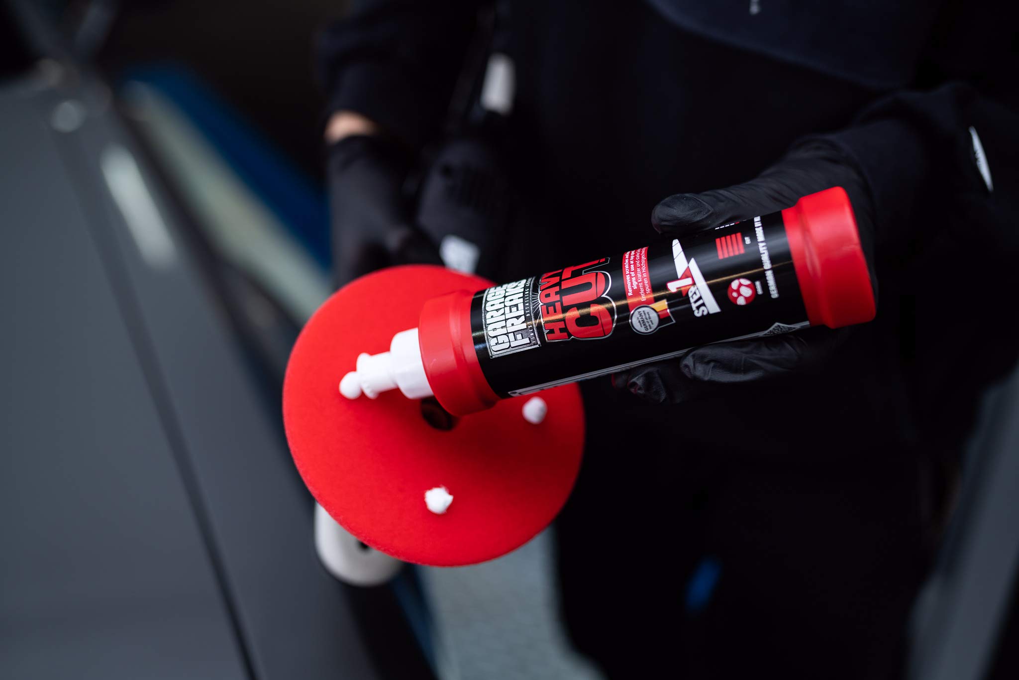 Polijstmiddel bundel: Menzerna MZ-XR polijstmachine Menzerna polijstmiddel 100 ml 3 x polijstpads Ceramic Spray Sealant 100 ml Control Cleaner 500 ml 4 x premium microvezeldoeken