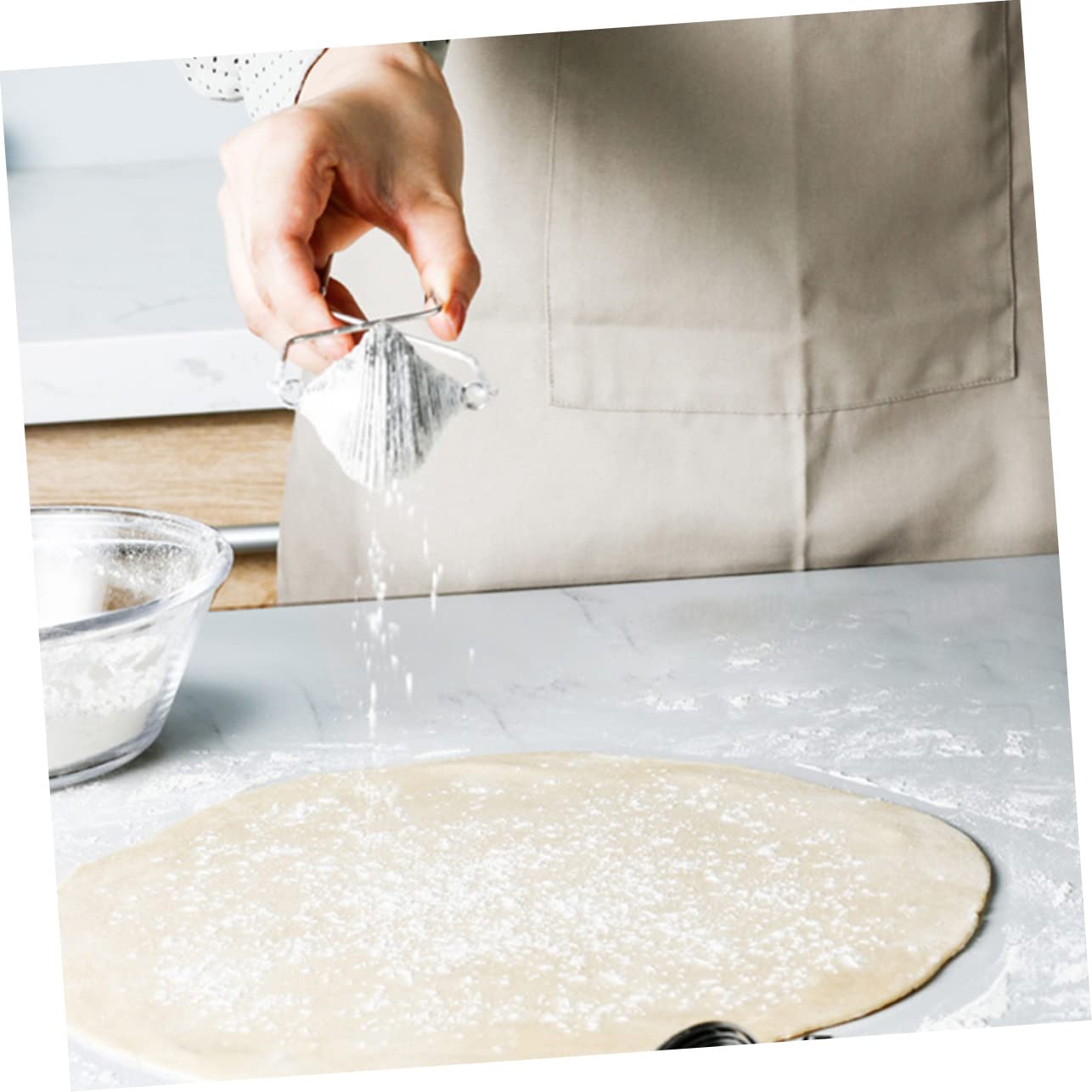 BRIGHTFUFU 1pc Flour Sieve Handheld Sifter for Quick Sifting Fine Mesh Strainer for Powdered Sugar Baking Powder Cocoa Essential Kitchen Tool for Baking