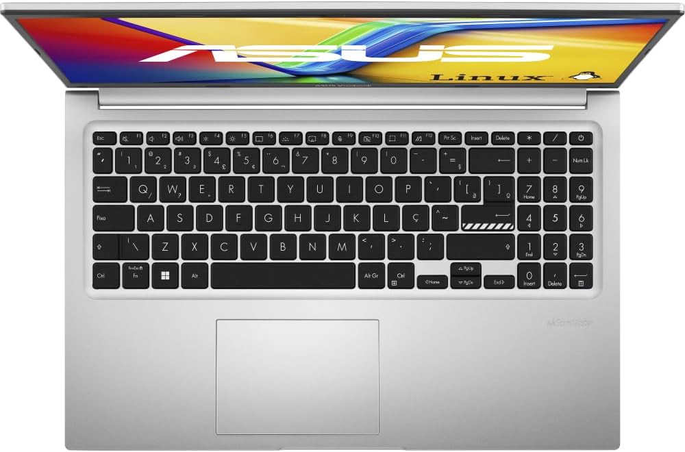 Imagem superior do laptop com fundo branco. Imagem superior do laptop com fundo branco.