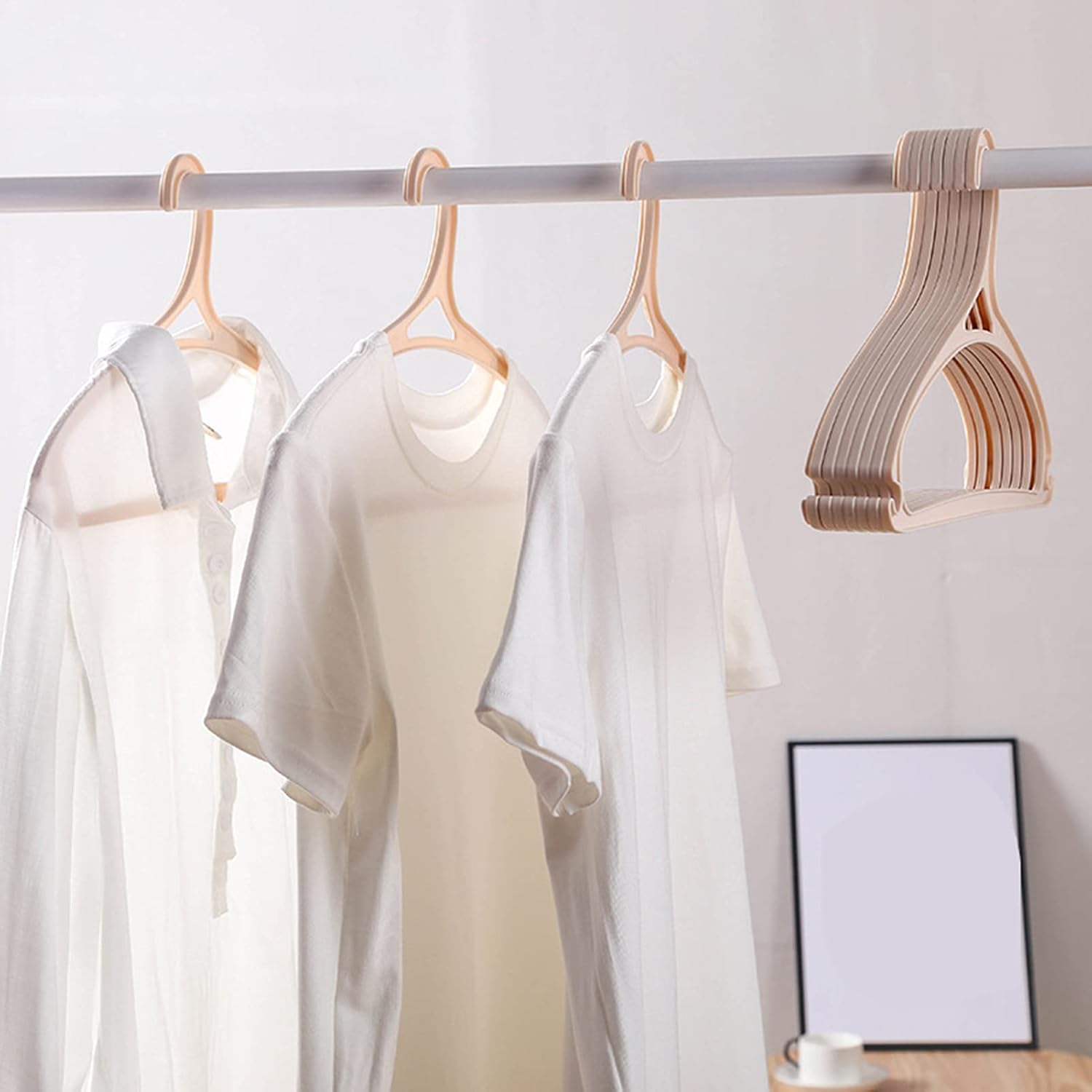 Lightweight Hangers Aldult, Non-Slip Lightweight Hangers Space Saving Clothes Hanger, for Coats, Sweaters, Jackets, Pants & Dress Clothes