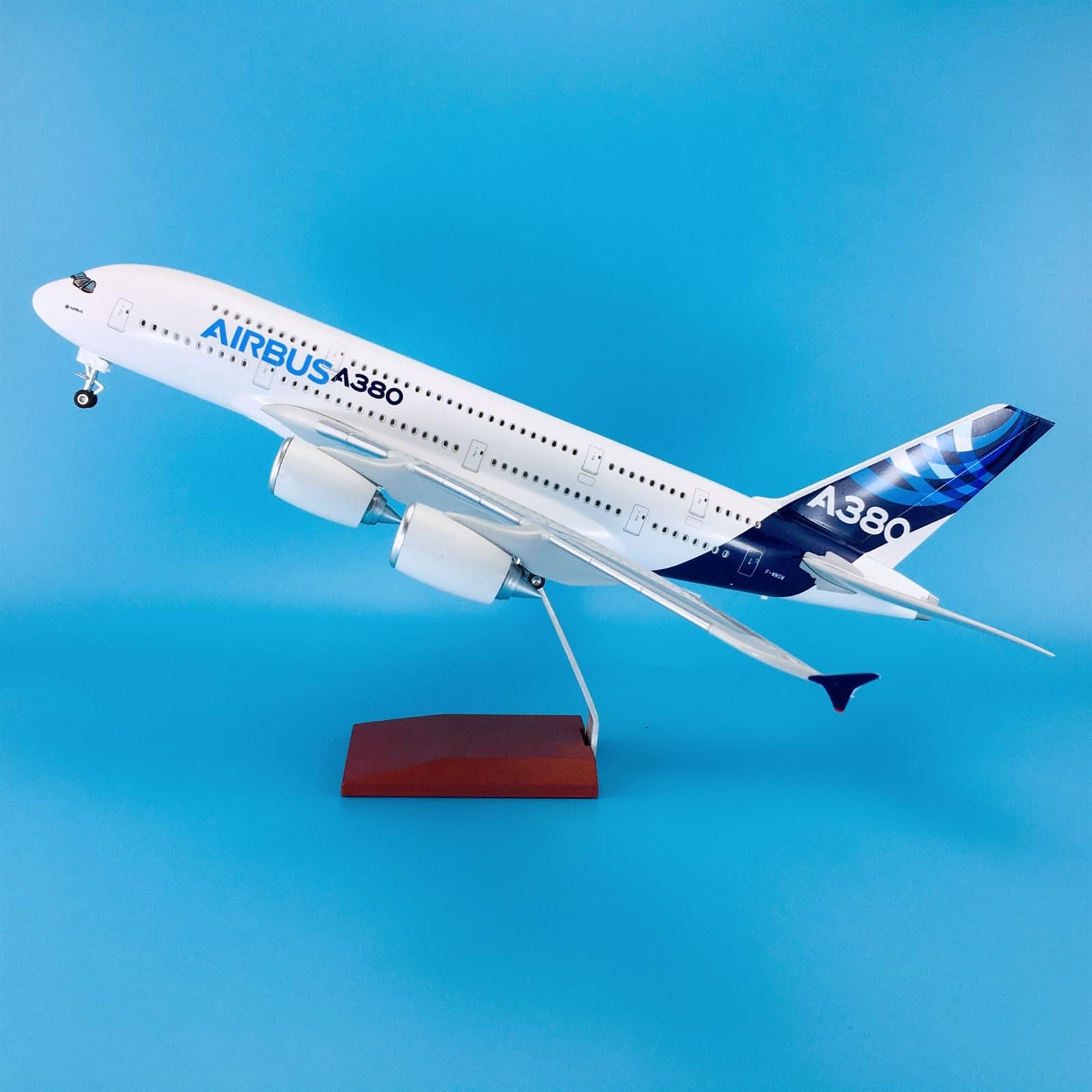 エアバスA380 1/160スケールモデル Amazon.co.jp: 1/160 スケール 50.5CM エアライン エアバス A380