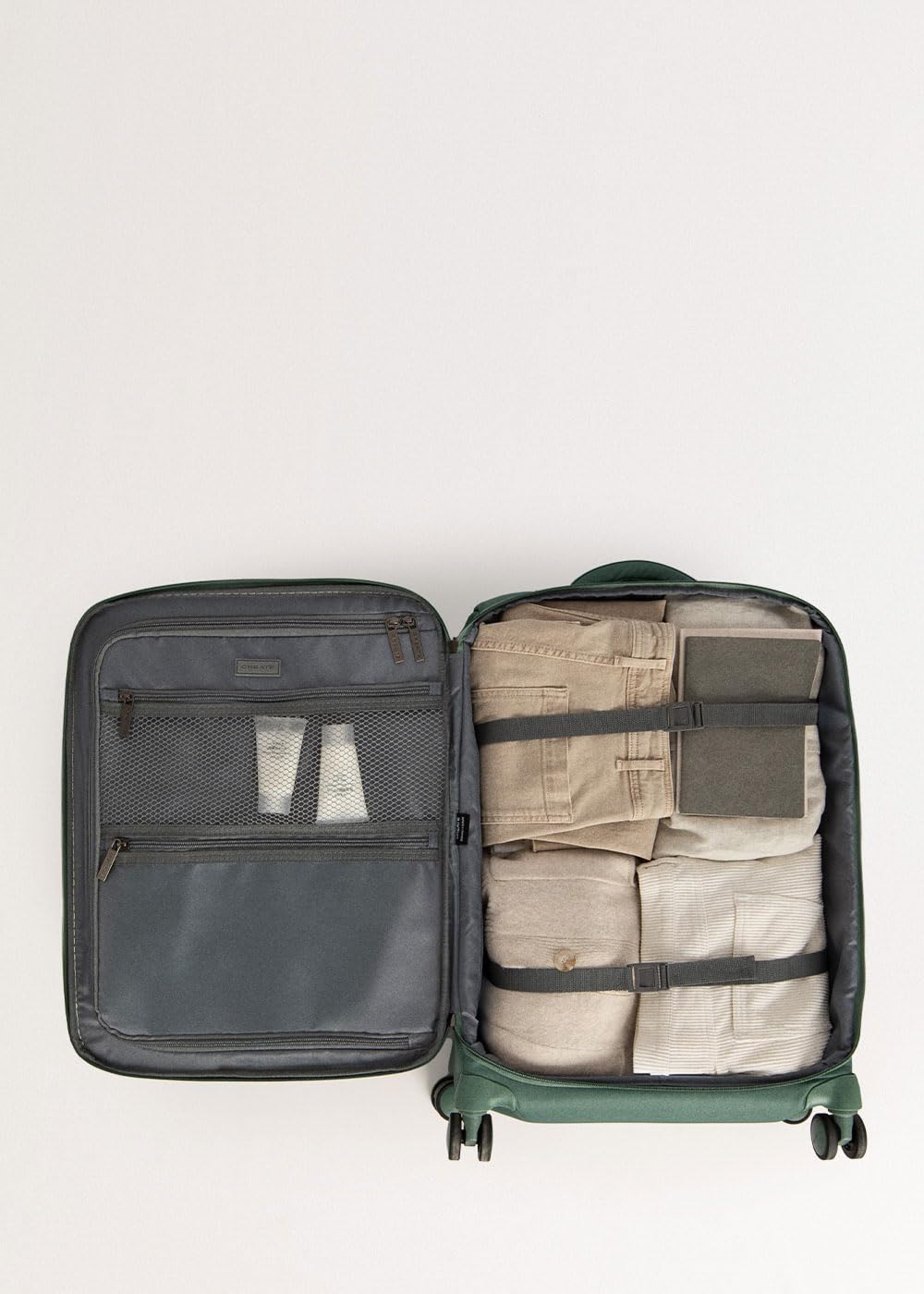 CREATE / Luggage Studio Soft/Maleta Blanda de poliéster Verde Sage / 39x20.5x56cm / Candado TSA, 4 Ruedas Dobles, Organizador, Mango telescópico, Tejido Impermeable, Etiqueta identificativa