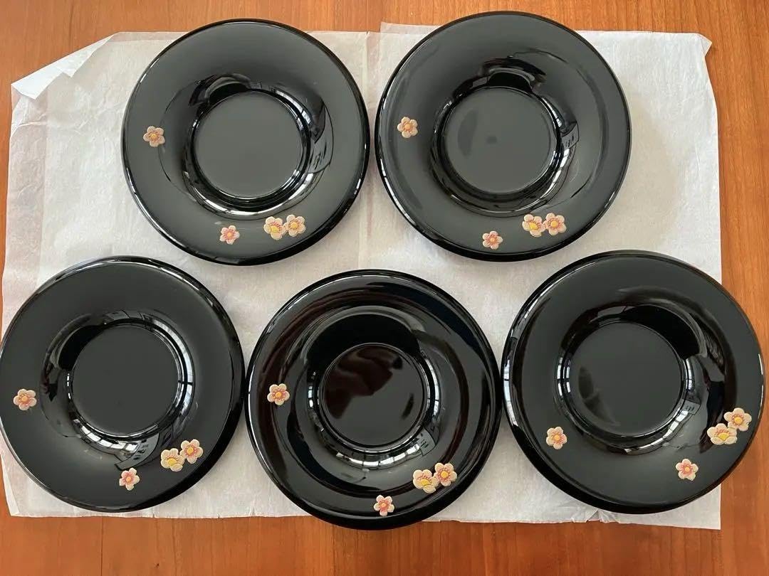 壺屋焼き湯呑み、琉球漆器の茶たくとおしぼり置き 壺屋焼き湯呑み、琉球漆器の茶たくとおしぼり置き Amazon.co.jp