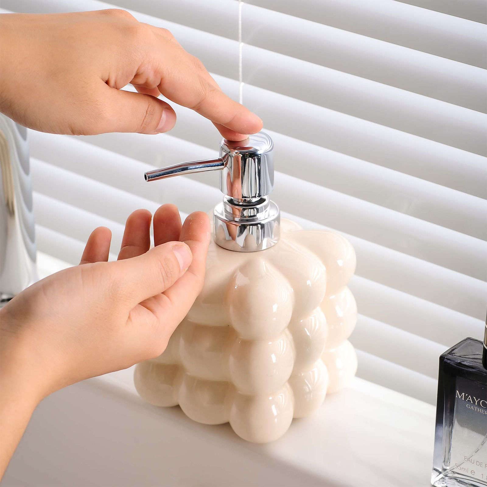 LekLai Dispenser di Sapone, Dispenser di lozione Rotonda in Ceramica Tinta Unita, Dispenser di Sapone for Le Mani, Dispenser di Shampoo Ricaricabile, Cucina bagno-beige-400ml14oz