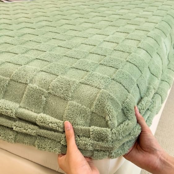 Mateju Checkered Jacquard Fleece Fitted Sheet, Solid Color Soft Thick Plush Winter Warm Bed Sheets with Stretch Deep Pocket, Mattress Protector Cover for Single Double Bed (Green,180x200cm)
