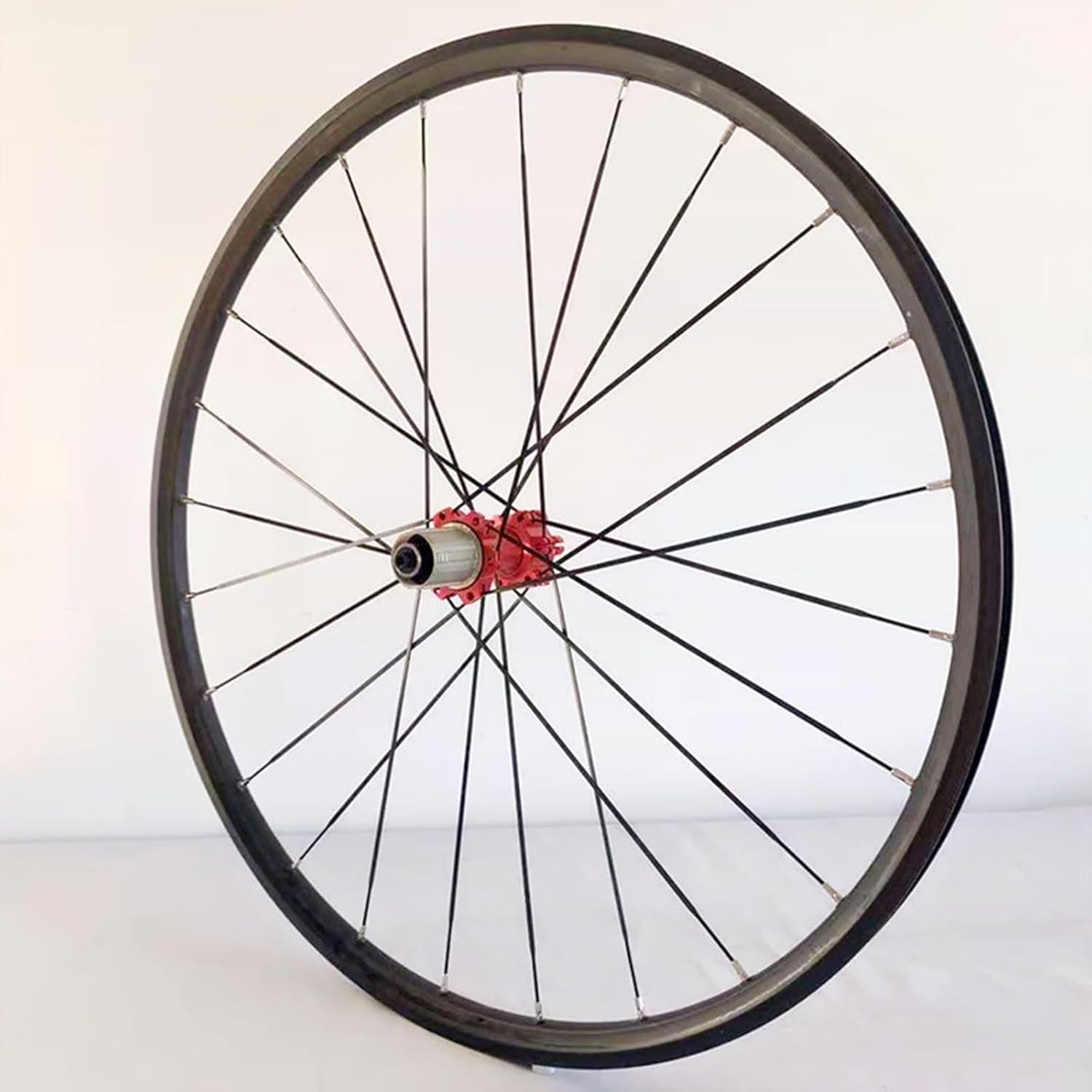Zestaw kół do roweru górskiego 26/27.5/29 cali, obręcz z aluminium, 24H przód, 2 tyły, 4 łożyska, hamulec tarczowy QR 100/135 mm, zestaw kół do kasety 7-11 biegów.