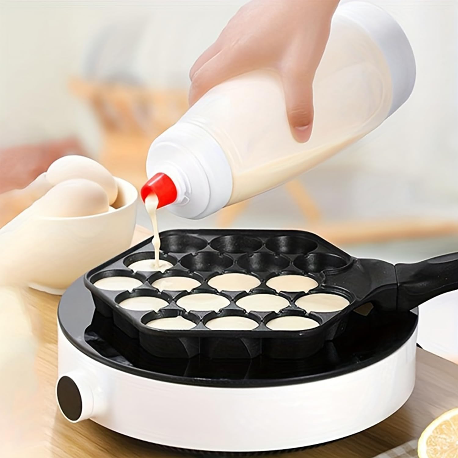 Dosificador de masa con escala para 1000 ml con batidor BlenderBall para crepes, poffertjes, tortitas, gofres, magdalenas o rosquillas (blanco)