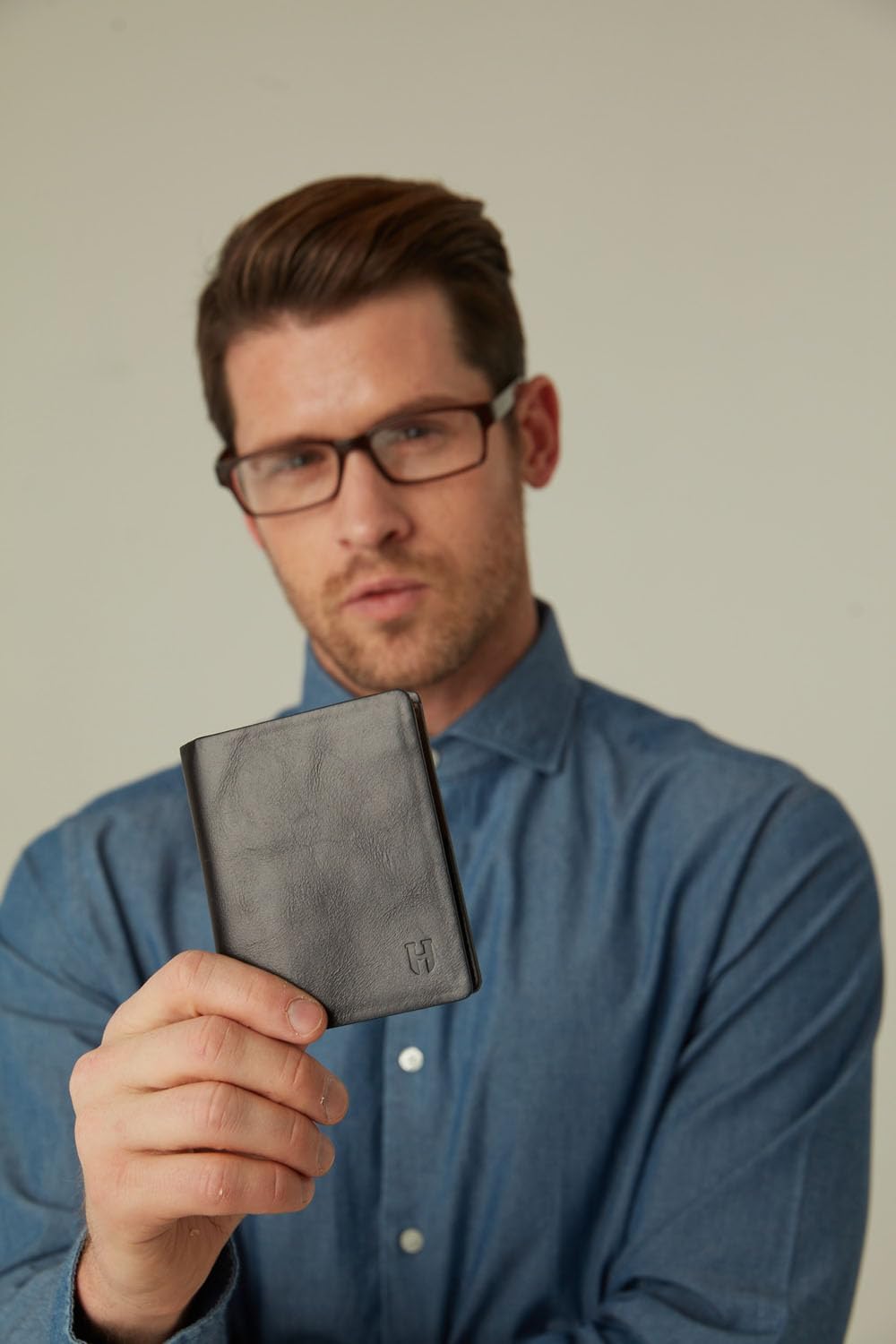 Wallet for Men, Slim Minimalist RFID Full-Grain Leather, Handcrafted Bifold Design, 6 Card Slots, in Gift Box with Pouch, for Christmas & Birthday, Black Plus Colors