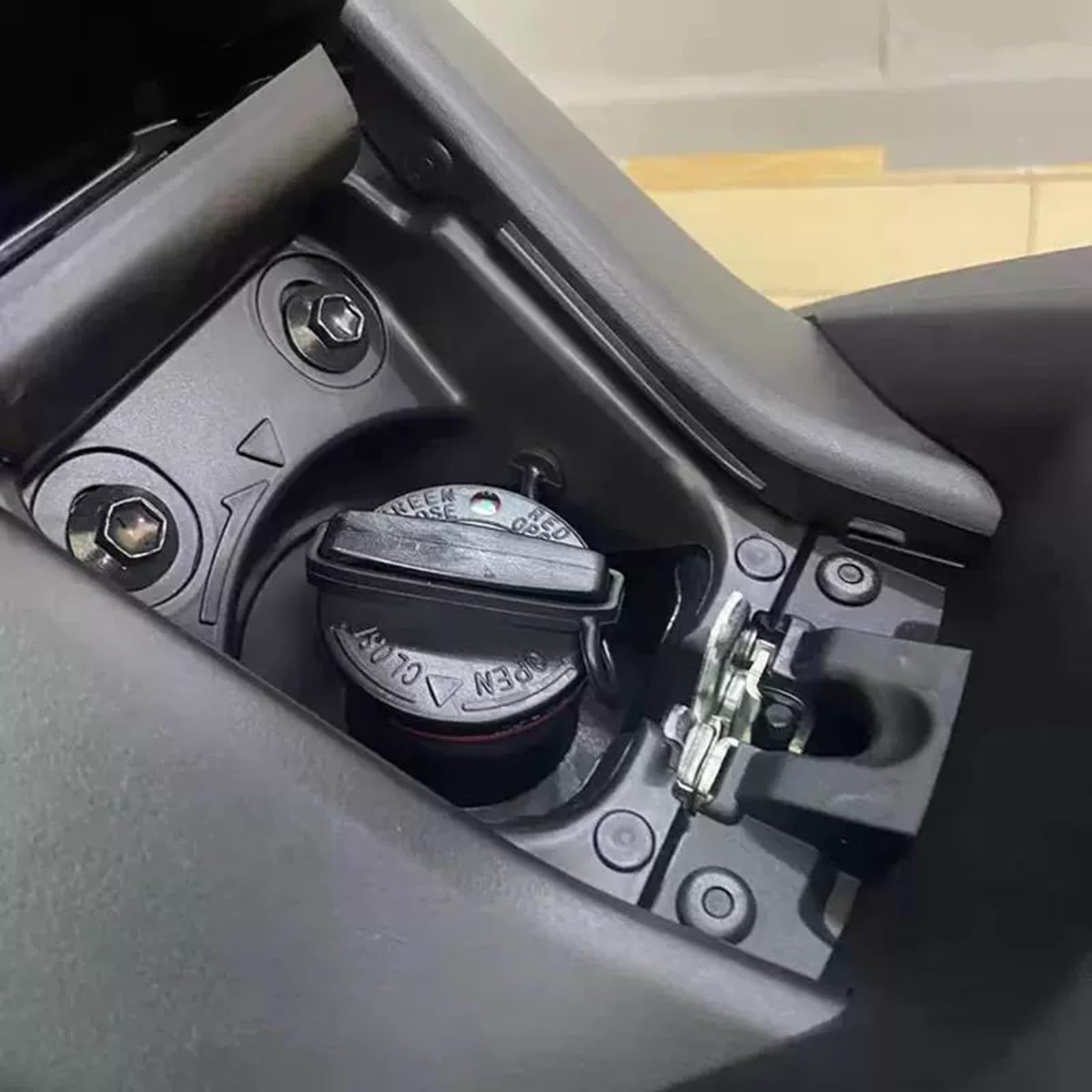 Amazon | Kemy's NMAX125 NMAX155 XMAX250 燃料タンクキャップ