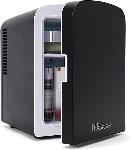 Uber Appliance Mini refrigerador para belleza, cuidado de la piel, maquillaje y almacenamiento de cosméticos con pizarra blanca de borrado en seco -