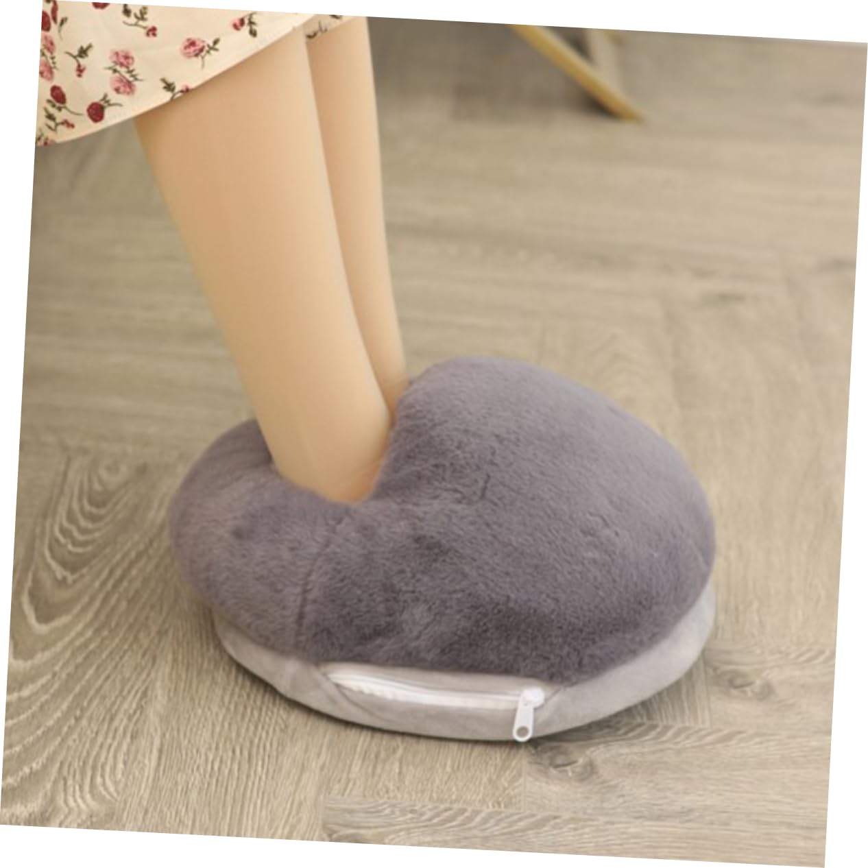 Homoyoyo 1Pc USB Heating Slippers Electric Foot Warmer for Instant Heat Comfortable Foot Warm Pad for Cold Winter Days Grey Color for Home and Office Use