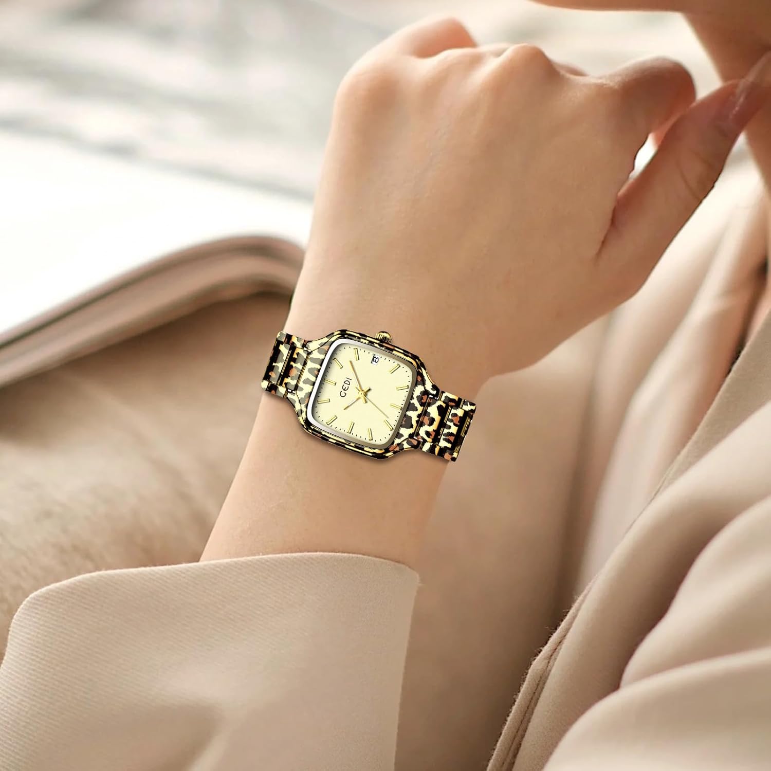 FANMIS Leopard Women Watches Minimalist Ultra-Thin Jelly Gel Ladies Dress Bracelet Watch Analog Quartz Gold Tone Watch Fashion Design Lady Wristwatch