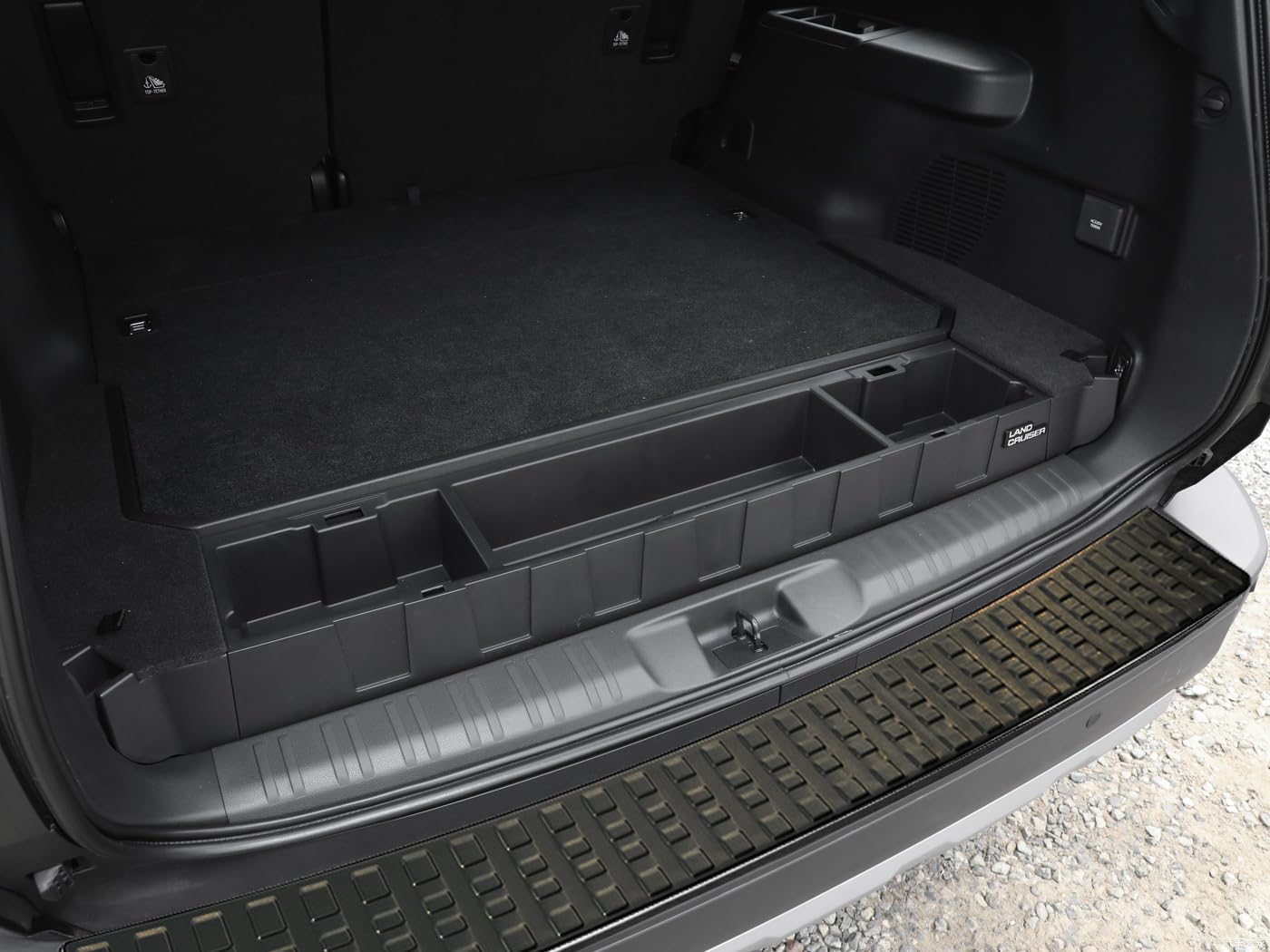 ランクル250 トランク　サイド　カバー 41a9CO+KohL.jpg