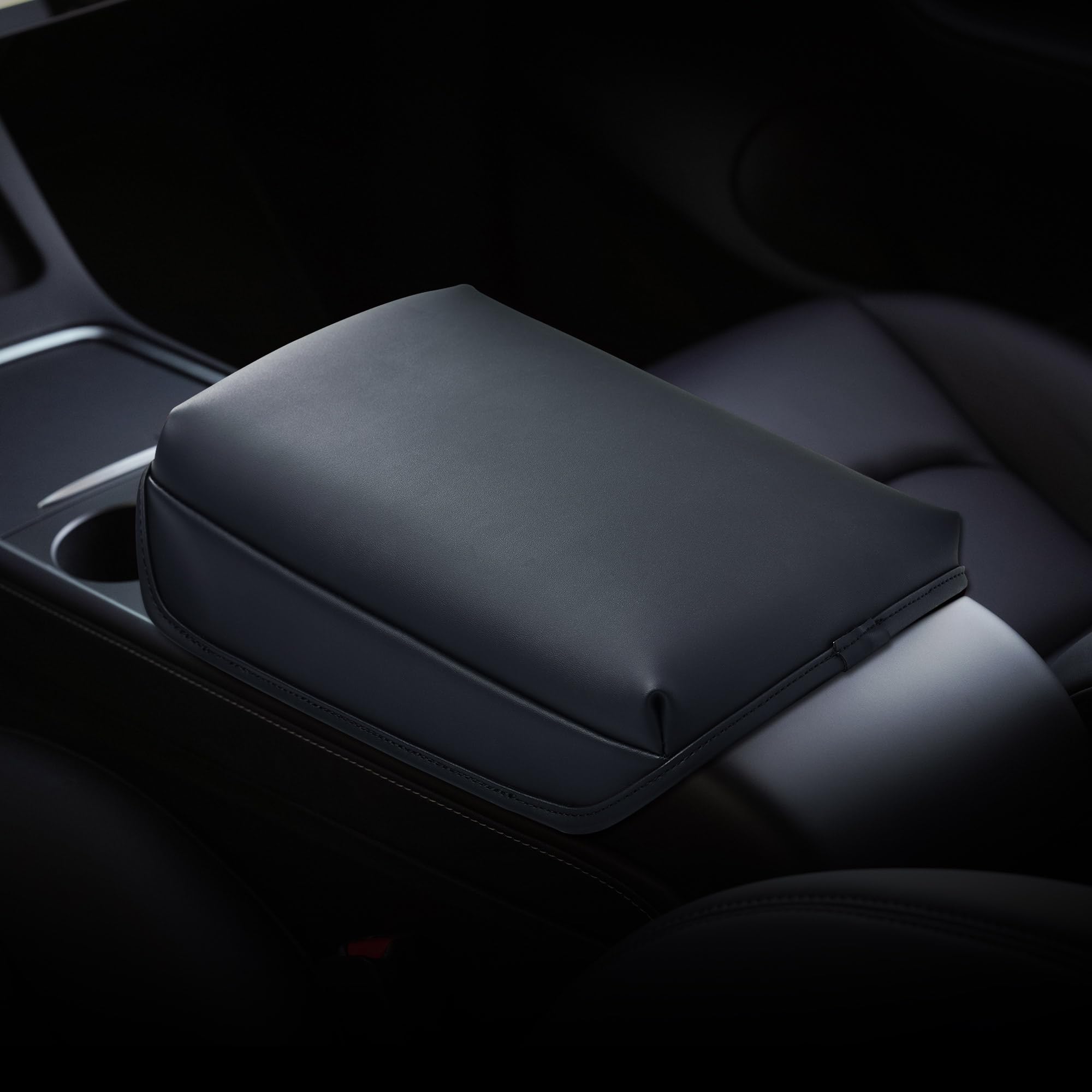 KMMOTORS Modelo 3, Modelo y Funda de Consola, cojín para reposabrazos, Accesorios, Dispositivos, Cuero Vegano, Protector de Tapa de Consola (Negro básico)