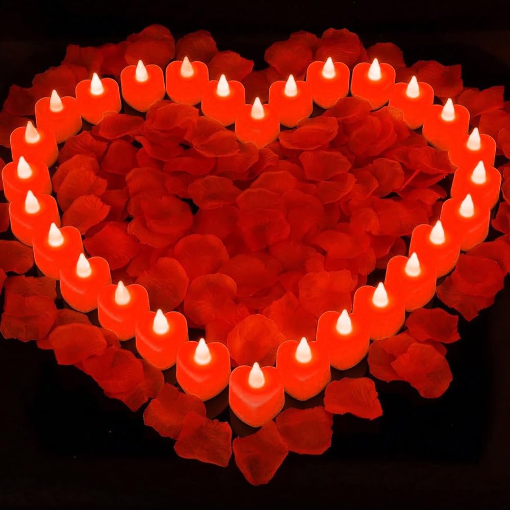 PLLYPE Velas de té LED en forma de corazón, 24 unidades, sin llama, en forma de corazón, velas sin llama, con 2000 hojas de rosa, para compromiso, propuesta de matrimonio, bodas