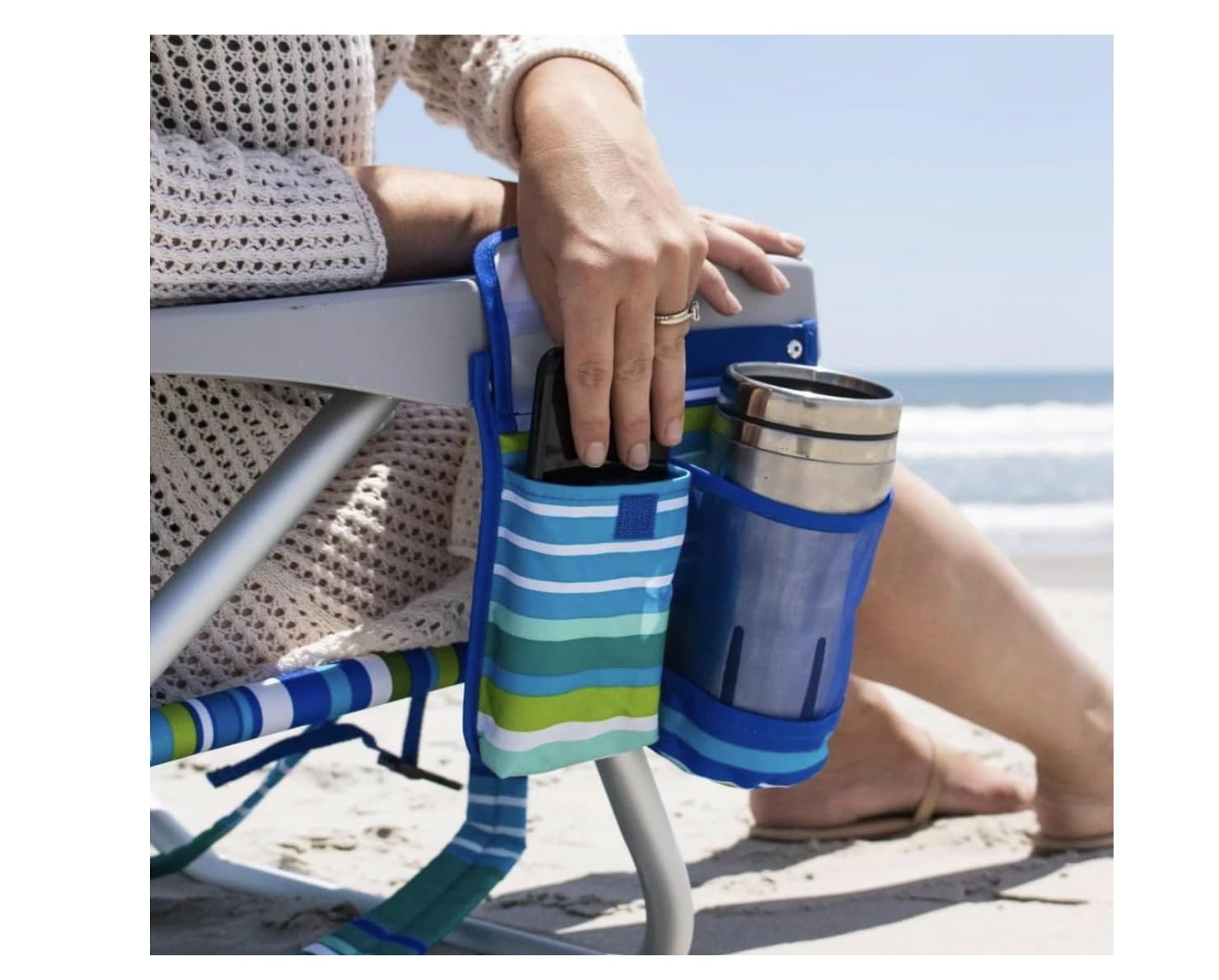 Tommy Bahama Lot de 2 chaises de Plage à 5 Positions, Pochette Cargo Isotherme à Fermeture éclair, Porte-gobelets et téléphone Portable, Barre de Serviette, Oreiller pour Plus de Confort, capacité de
