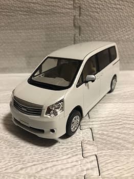 NOAHサンプル品 Amazon | 1/30 トヨタ ノア NOAH 後期 カラーサンプル ミニカー