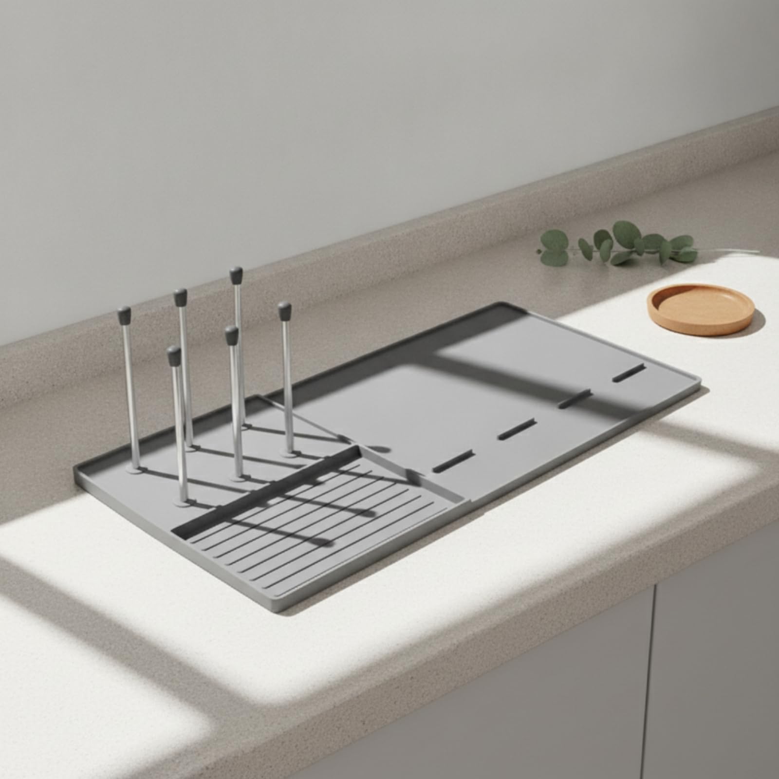 Tappetino Frigo in Silicone Vassoio Antiscivolo Sottopentola Sottobicchiere con Canaline di Drenaggio Verticali per Tazze Protegge Piani da Condensa, color to 1, Grigio