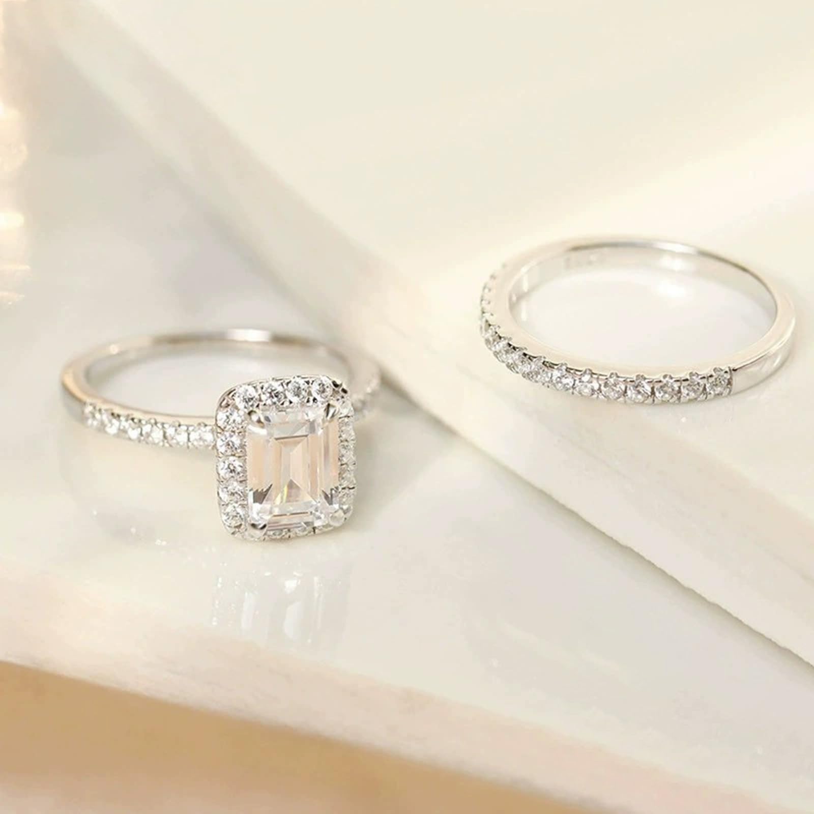 Anillo de compromiso rectangular de plata de ley 925 de 2 quilates para mujer, juego de 2 anillos de compromiso de oro con circonita cúbica de 6 x 8 mm