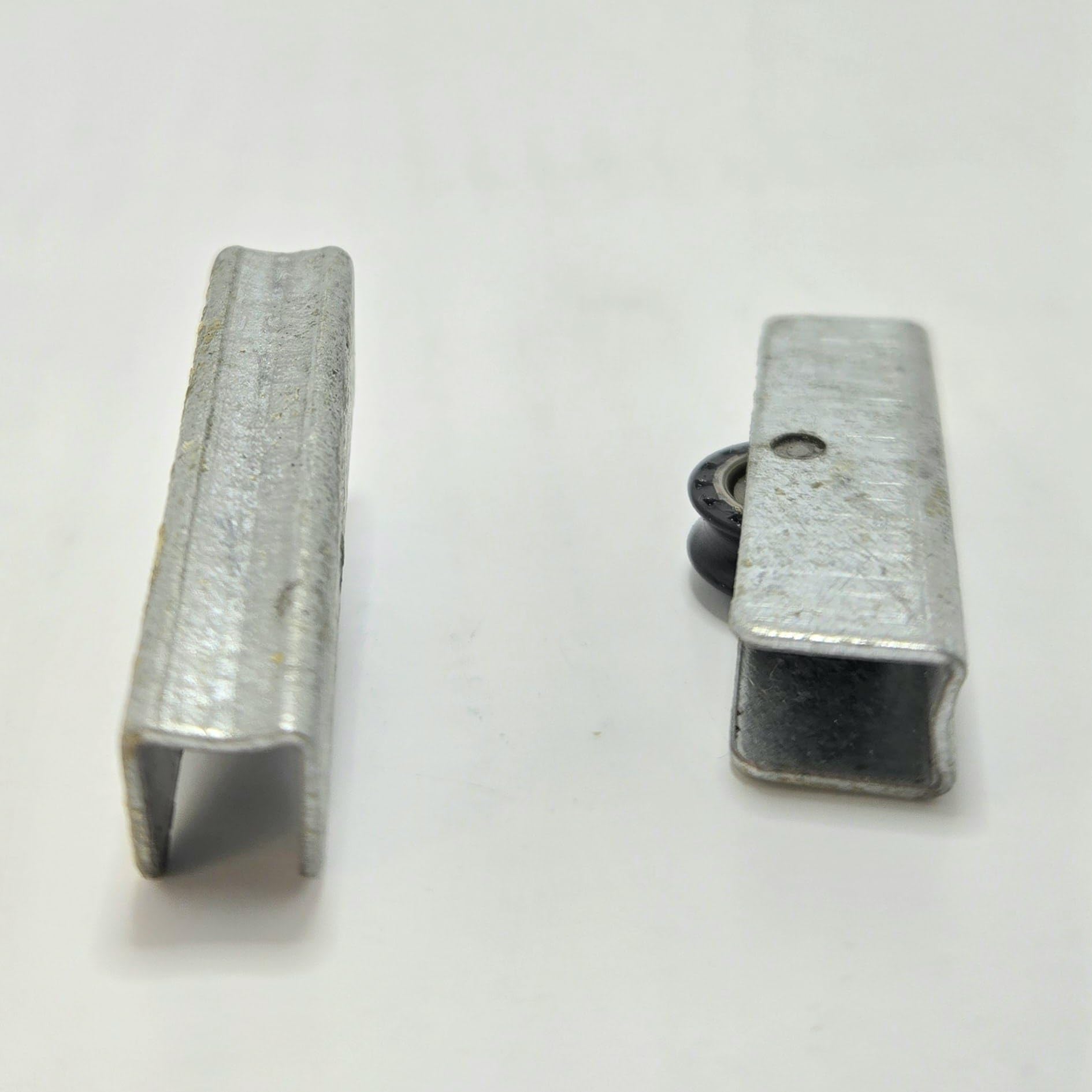 10 Ruedas de puerta y ventana corredera modelo VITRINA J3 base metalica ancho 9 mm, alto 11 mm