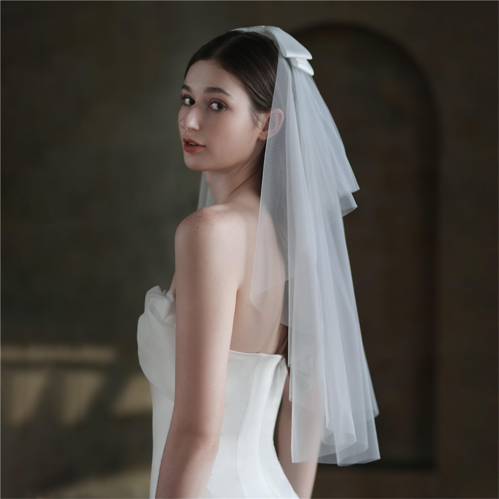 Brautschleier 2 Stück weicher Hochzeitsschleier, zweilagig, Tüll, Hochzeit, Brautschleier aus Satin, Schleife mit Haarkamm for die Hochzeit Brautaccessoires(White)