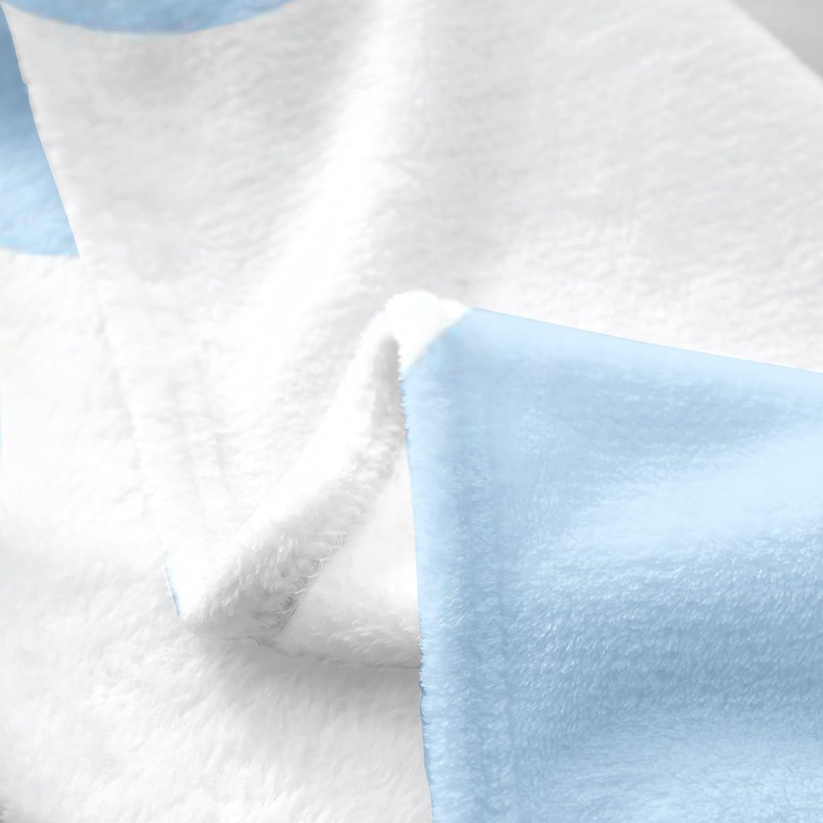 Manfei Cute Daisy Flowers Fleece Throw Blanket 70s Retro Groovy Flannel Blanket All Season for CouchCartoon Floral Blue Blanket Lightweight for Kids Adult Women Gift,Throw(50x60 Inches)