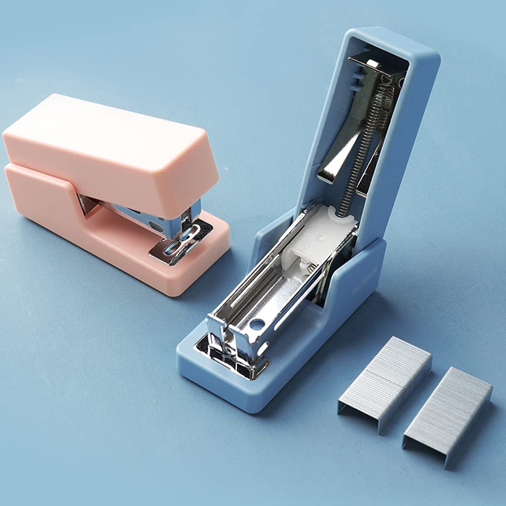 Heftgerät, Mini-Hefter, 4 Packungen mit 20 Blatt Kapazität Büro inklusive 24 Boxen Heftklammern Kinder arbeitssparender Hefter s (Farbe: Blau + Weiß + Grün + Rosa) (Farbe: Blau + Weiß + Grün +