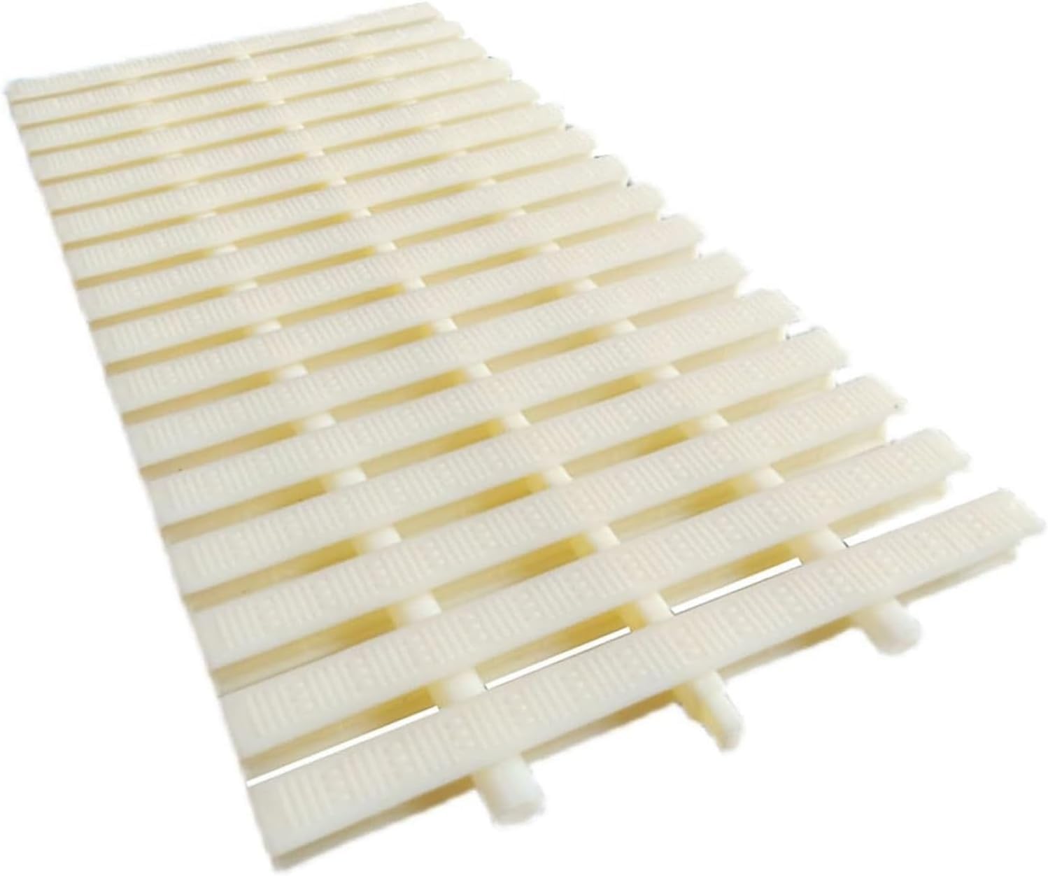 Grilles de piscine emboîtables : fin des flaques sur vos trottoirs