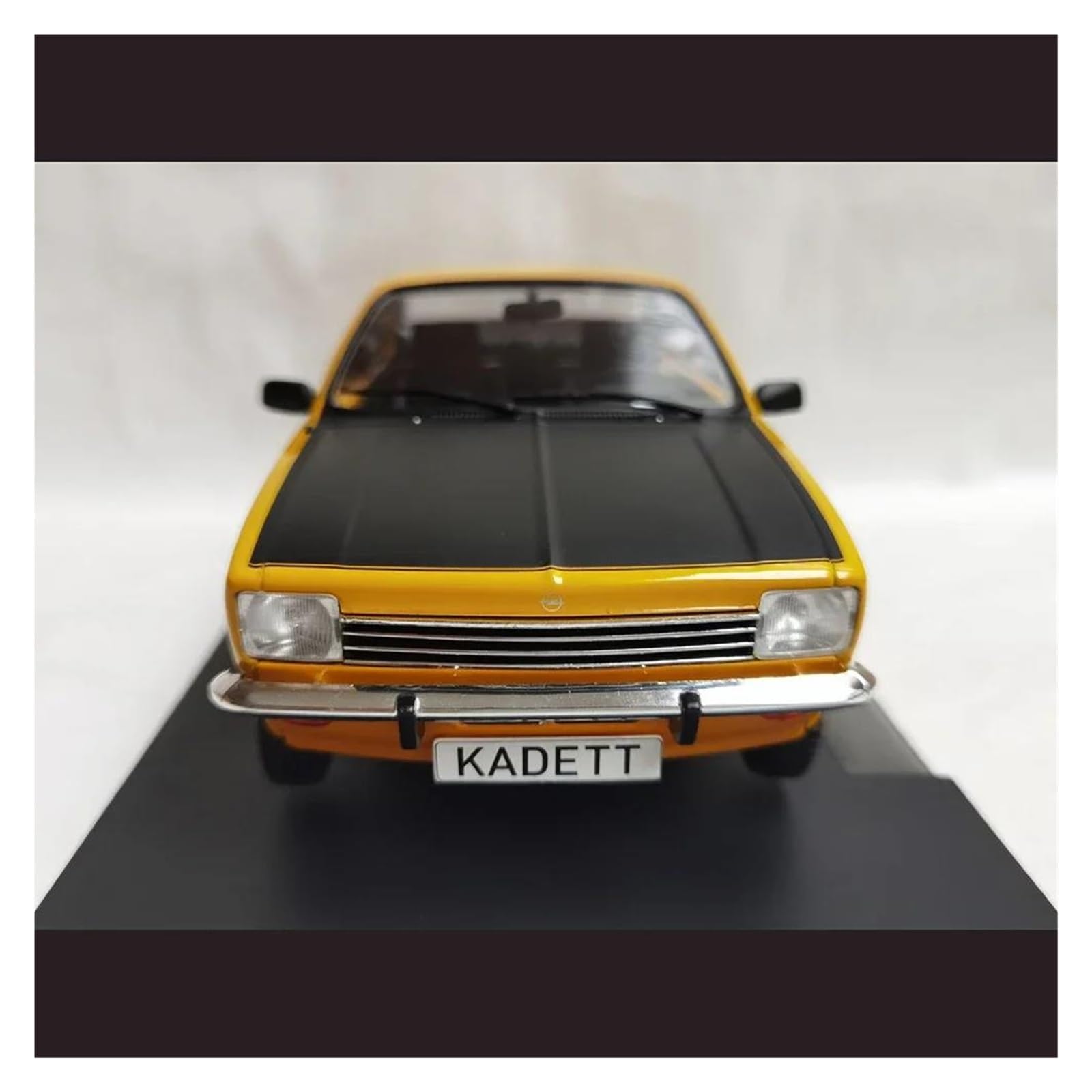 Metallo Scala Replica 1 18 Per Opel Kadett C Coupe Modello auto lega pressofusa Serie decorazioni per la casa Hobby Veicoli Giochi Set