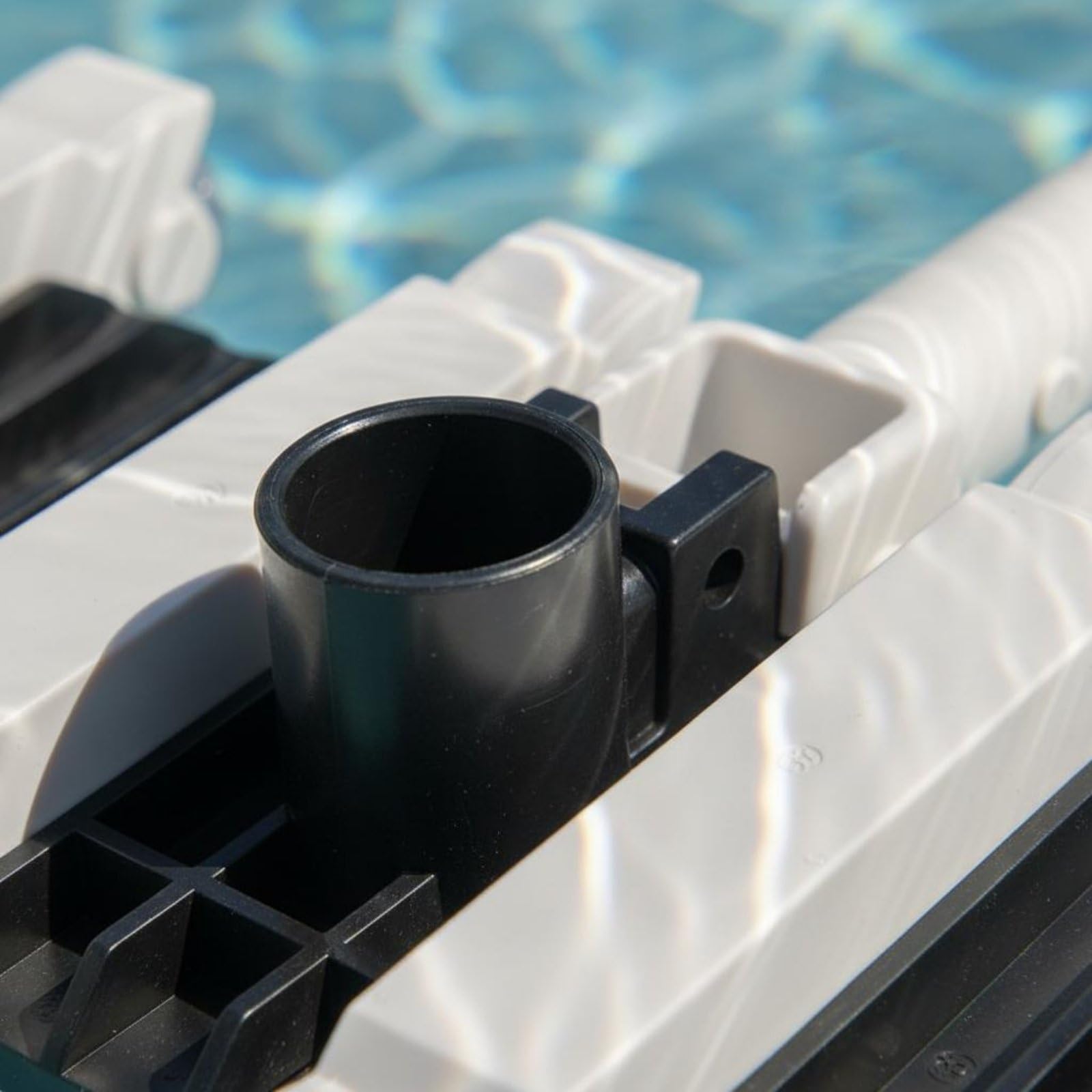 Cepillo Limpiador de Piscinas Aspirador Manual de Suciedad Cerdas Gruesas para Piso y Pared Acceso Flexible Adecuado, Array, Blanco Y Negro, Cabezal De Cepillo De Piscina De 19 Pulgadas