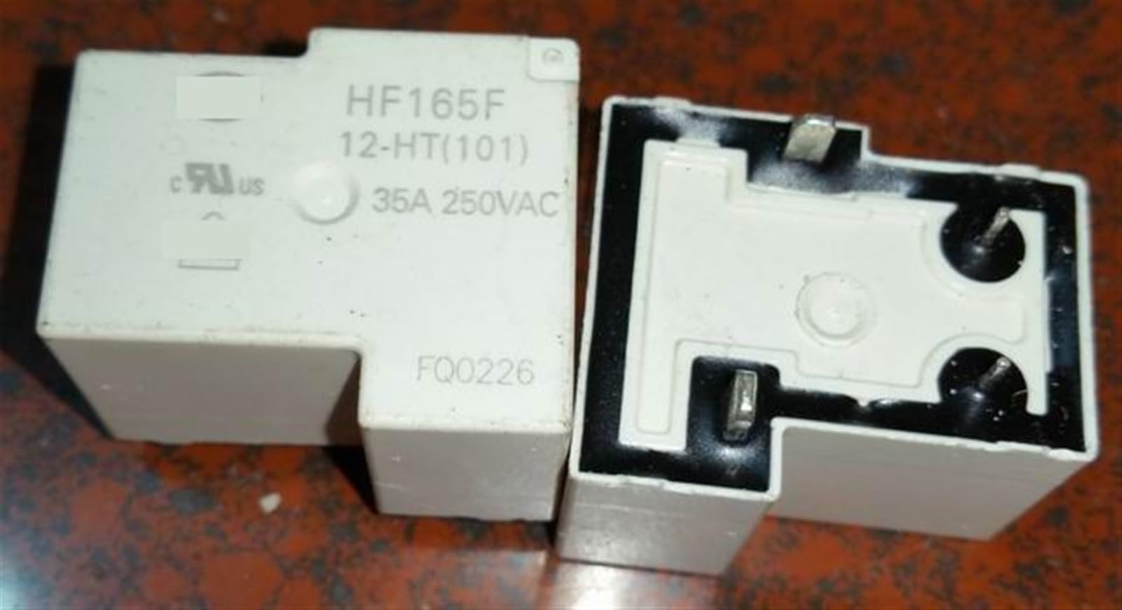 Relais HF165F solution contre les surcharges électriques 4 broches T90 35A - 3