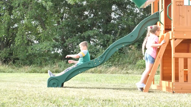 Amazon.com: Backyard Discovery Hillcrest Cedar Wood Swing Set with