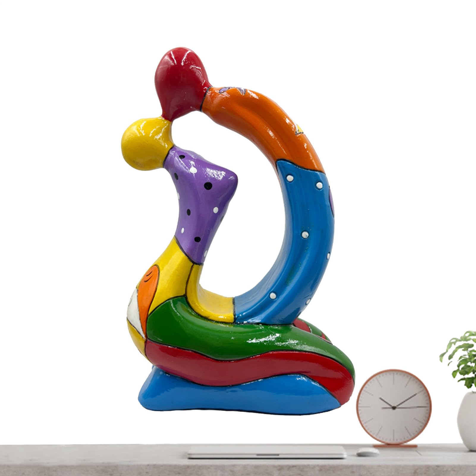Statue de couple colorée : décoration de table moderne pour la maison et la chambre