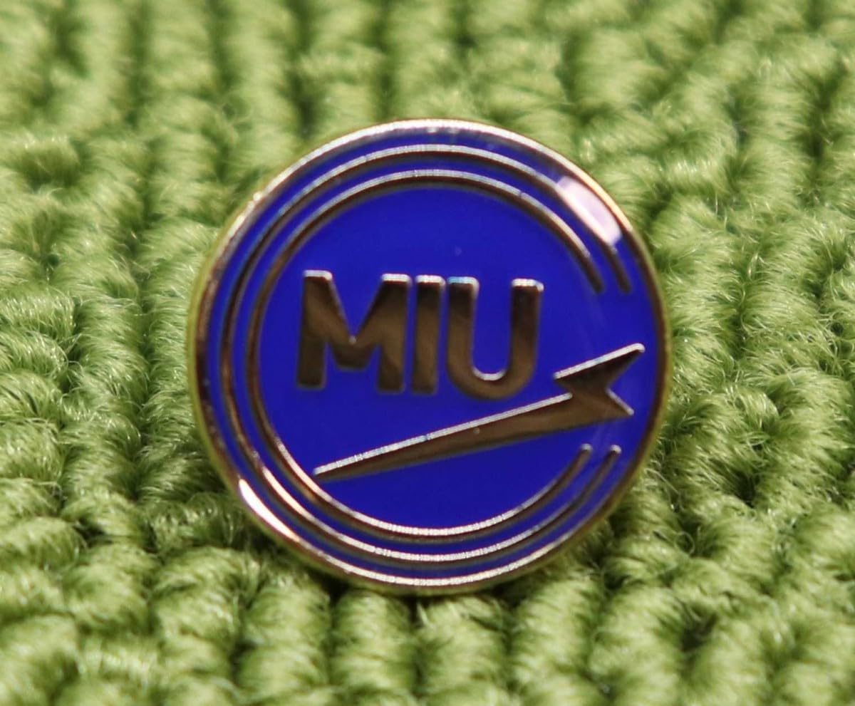 MIU404 アクリルキーホルダー ピンバッジ Amazon.co.jp: MIU404 アクリルキーホルダー (伊吹藍志摩一未