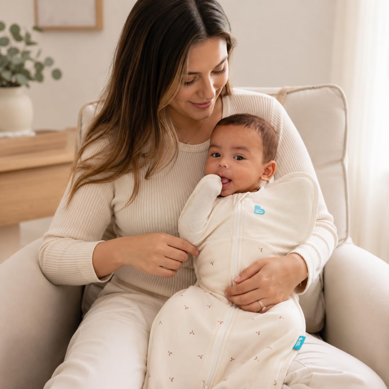 Love To Dream™ Swaddle UP™, taille M (6-8,5 kg) - Avoine Twigs | Couverture d'emmaillotage | Ajustement parfait, sommeil réparateur | 1,5 Tog | Coton | Zip double sens