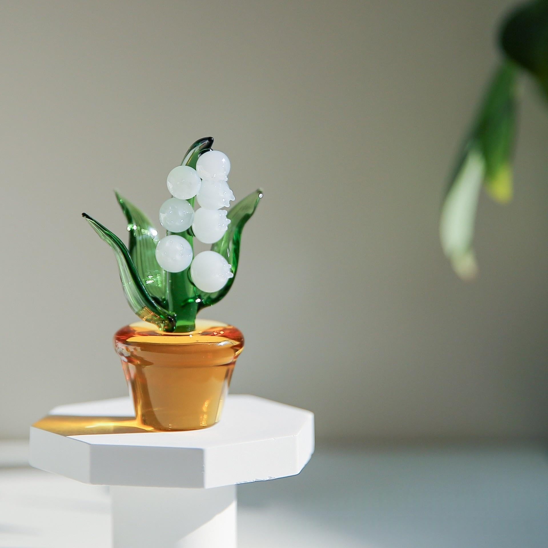 Amazon.co.jp: 手作り ガラス細工 スズラン 置物（ミニチュアサイズ