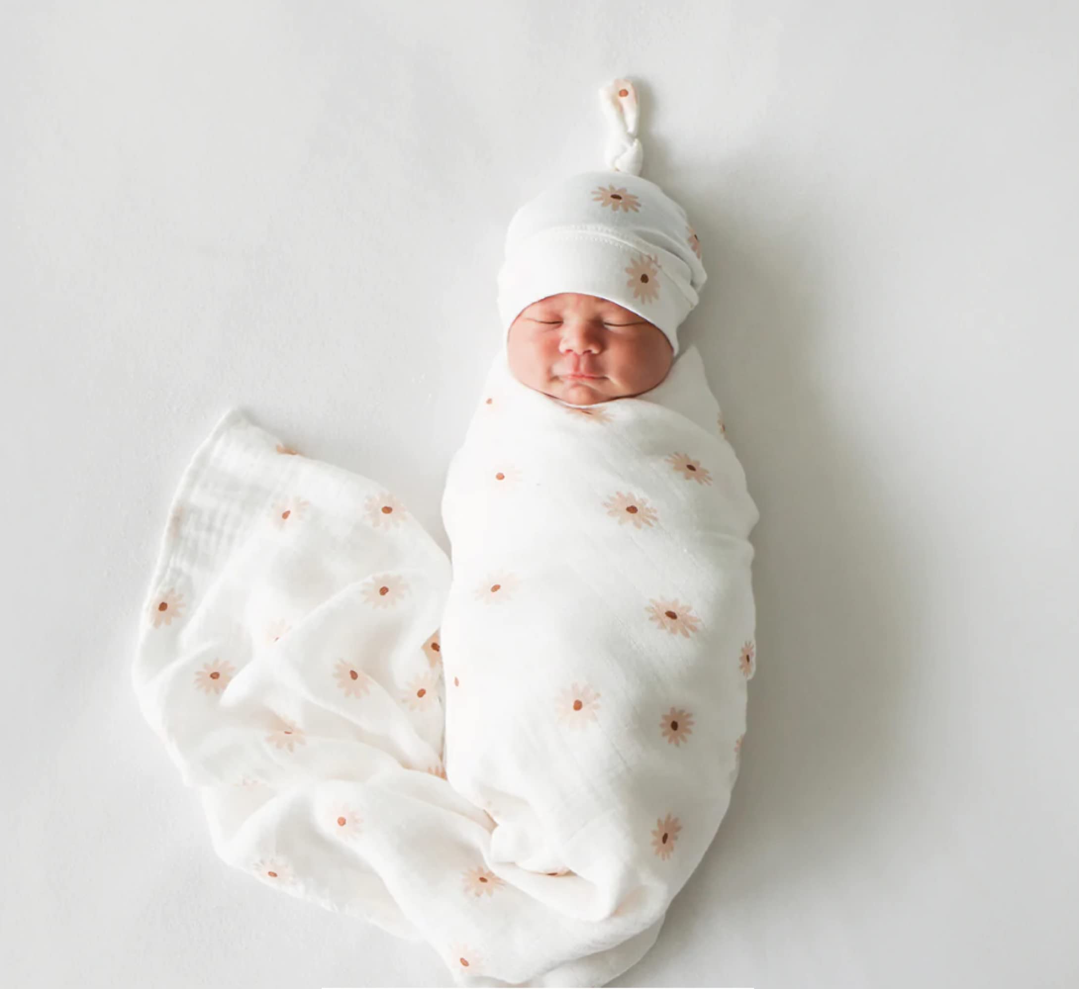 Lulujo Zestaw czapek i koców do przewijania ogłoszenia narodzin, unisex, najdelikatniejszy bambusowy, wiskozowy, muślinowy koc dla niemowląt, koc do przewijania, 119 x 119 cm, stokrotki
