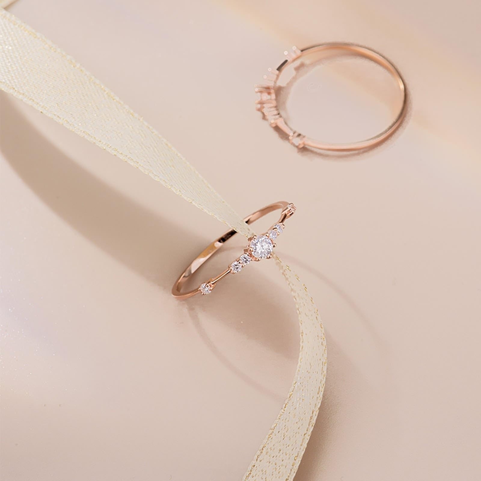 Wycian Anillo de compromiso para mujer, con piedra de oro amarillo, circonita, oro amarillo, talla 45 (14,3) con pequeñas circonitas adaptables para mujer Año Nuevo