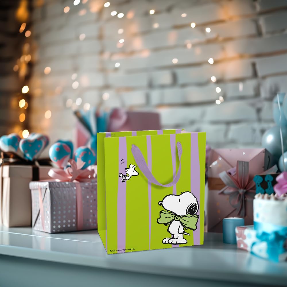 Braun & Company 8 SNOOPY Peanuts Geschenktaschen | 8 Geschenktragetaschen aus stabiler Pappe (18×21×8 cm) mit hochwertigen Tragehenkeln | Perfekt für Geburtstag & viele Anlässe | 8 Stück