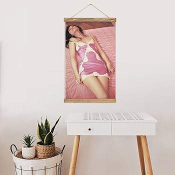 【更に値下げしました】壁掛け画 Amazon.co.jp: 小西真奈美写真セクシー壁飾りポスター (9) 掛け