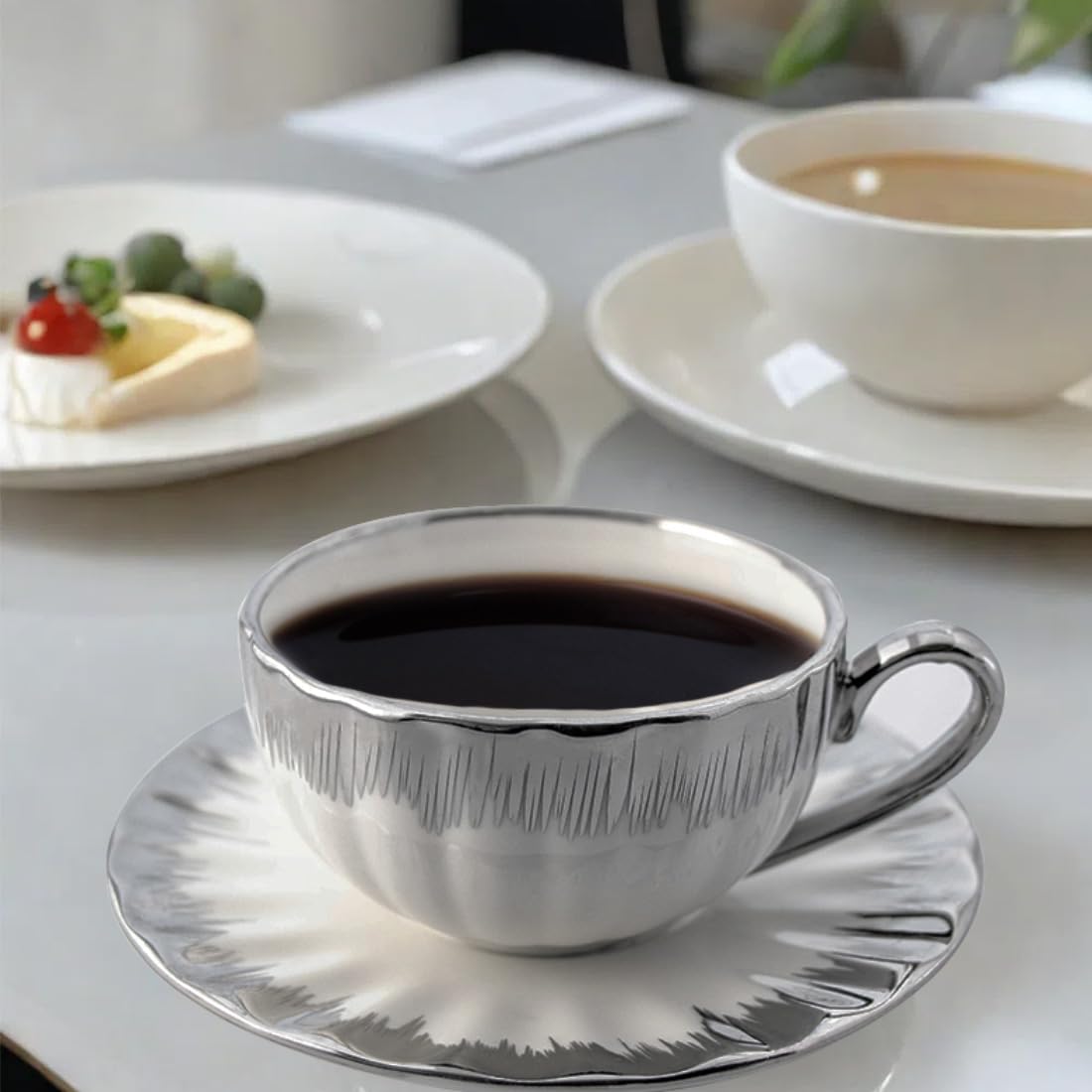 CHANJOON Lot de 6 tasses à thé, plateau en céramique, cuillères à café, bord doré galvanique, boîte cadeau, tasses blancs, couleur argent, taille moyenne