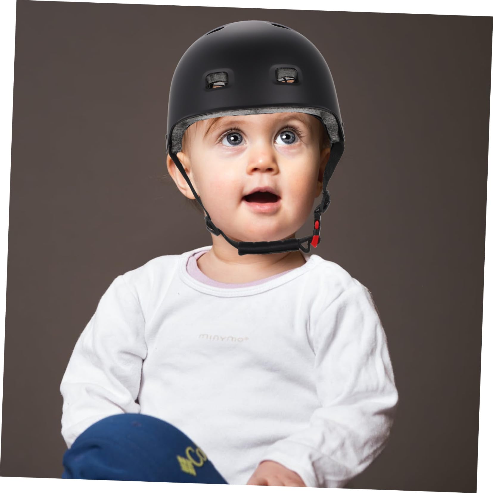 Casque de Skateboard Sportif Adulte Ventilé Abs Noir 1 Pièce | Léger et Portable, Usage Vélo et Patinage en Extérieur, Style Mode, pour Hommes et Femmes