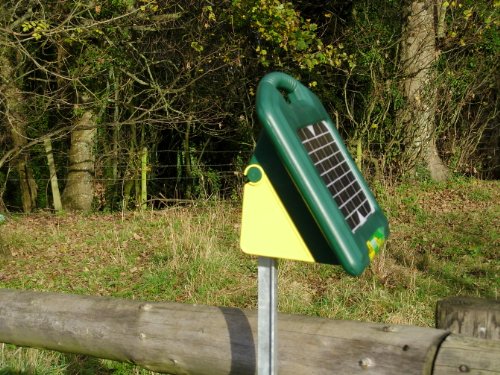 GEE TAC HORSE FIELD SOLAR ELECTRIC FENCE ENERGISER