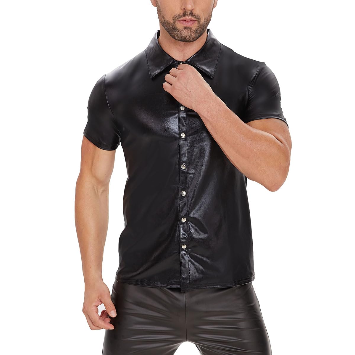 Camisa sexy de charol brillante de manga corta para hombre, camisa de cuero suave para el tiempo libre con solapa, trajes de club, camiseta musculosa elástica, color negro con botones