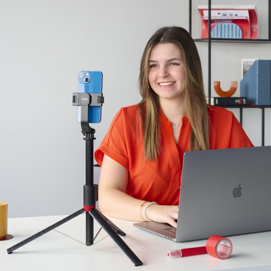 Hama selfkie stick (kij do zdjęć, kompaktowy, statyw, monopod, teleskopowy drążek, maks. 170 cm, Bluetooth) czarny