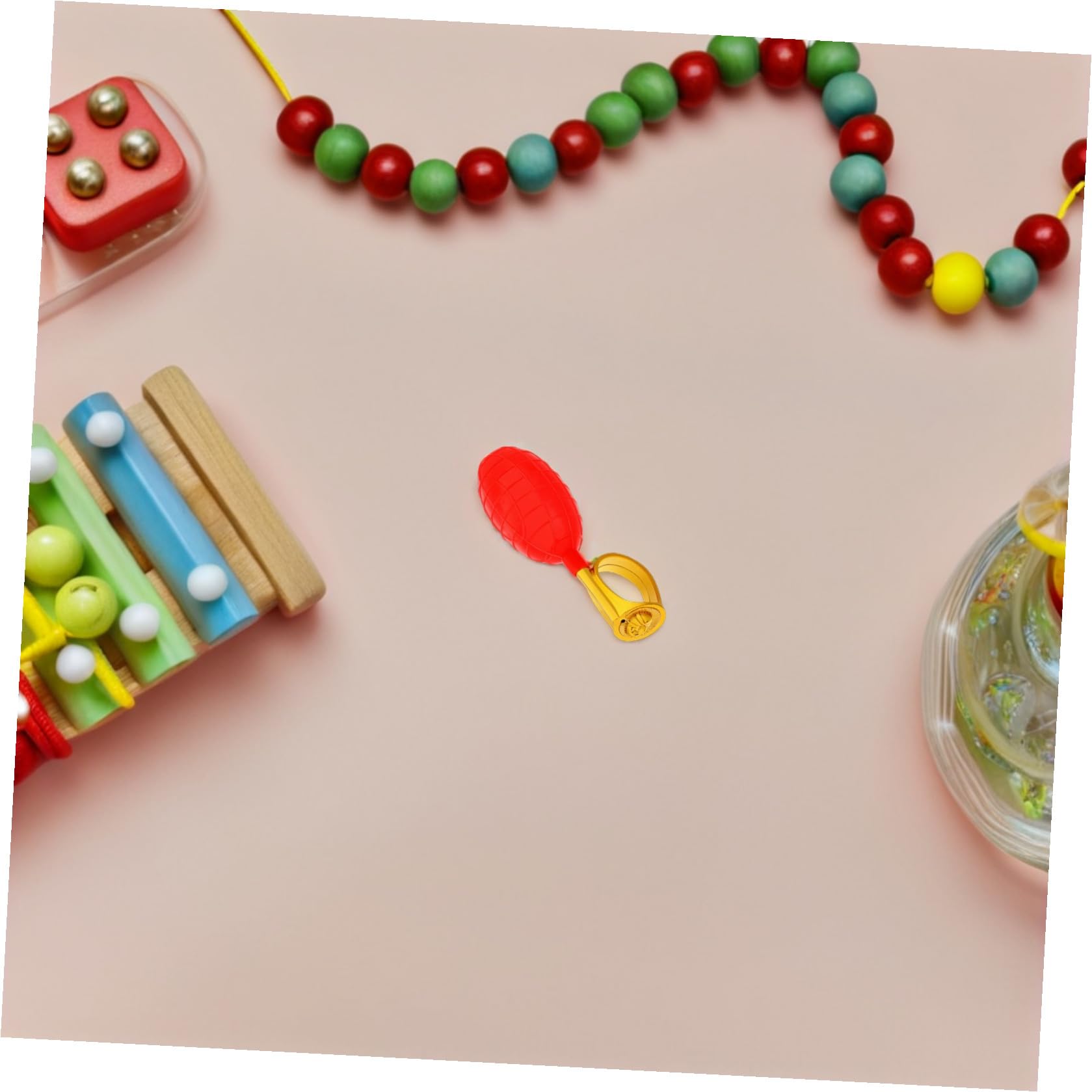 Hohopeti 16 Pezzi Anelli Spray Scherzi Acqua Rossi in Plastica Resistenti per Feste, Giochi del Pesce D'aprile e Intrattenimento Estivo e Adulti