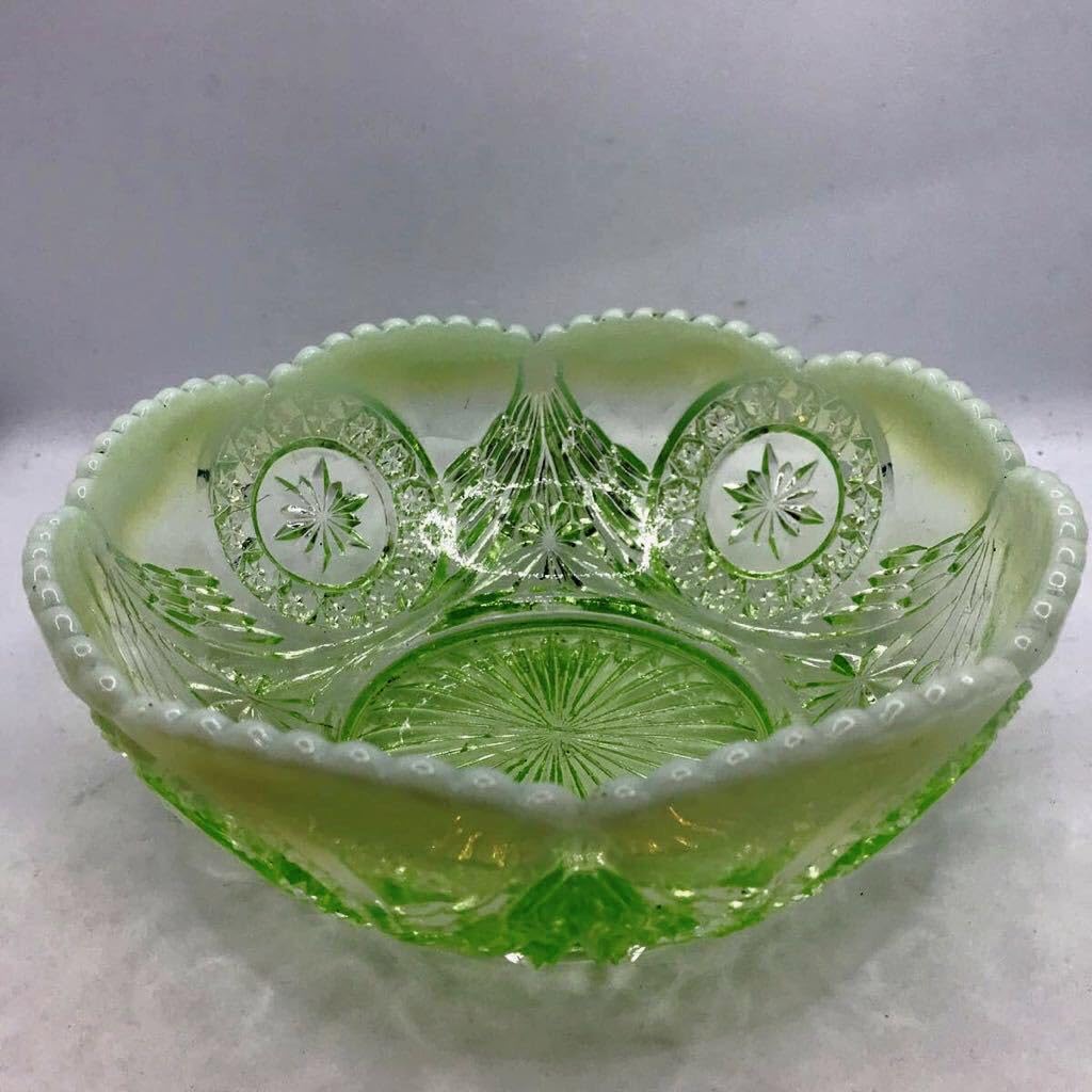 アンティーク乳白縁ウランガラス アンティーク レトロ