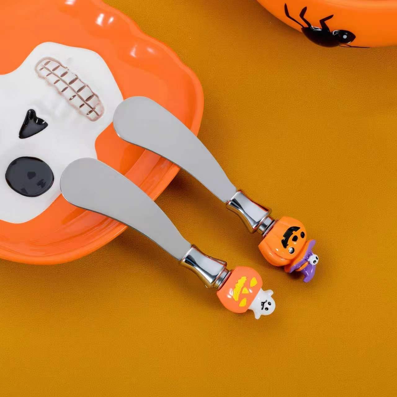 Halloween Cheese Knives Spreaders Set of 8, Stainless Steel Butter Spreaders with Resin Handles for Charcuterie Board and Party Serving